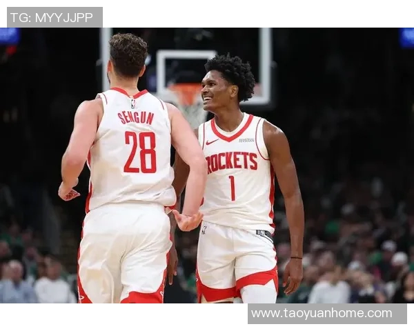 雷霆与火箭的对决分析：谁能在这场比赛中笑到最后