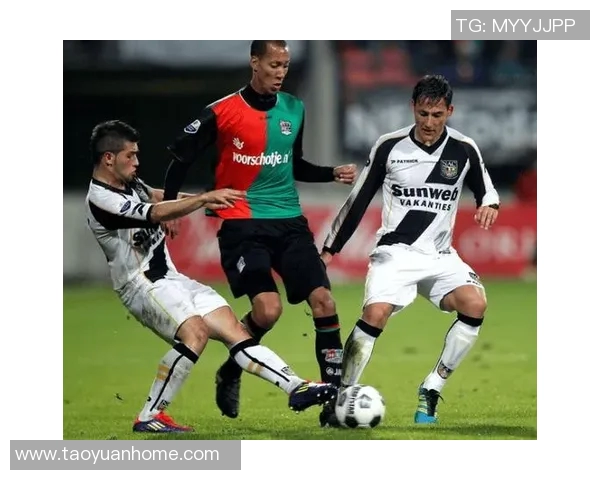 格罗宁根与精英的精彩对决揭示足球战术与团队合作的魅力 格罗宁根与精英的精彩对决揭示足球战术与团队合作的魅力