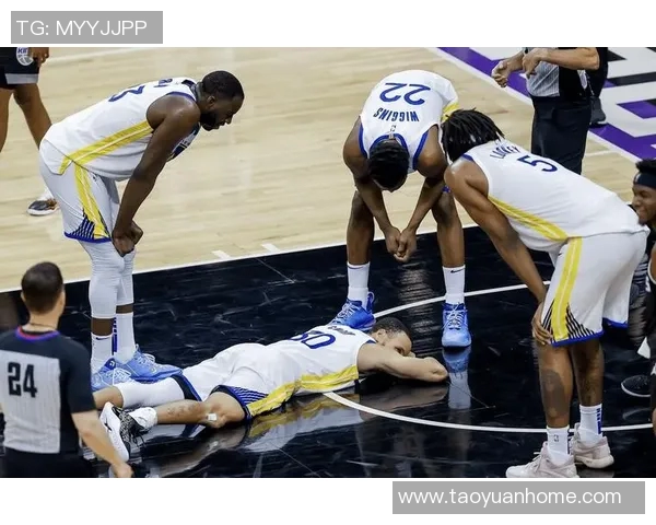 热火三巨头对决勇士精彩视频回顾与分析带你重温经典对抗瞬间 热火三巨头对决勇士精彩视频回顾与分析带你重温经典对抗瞬间