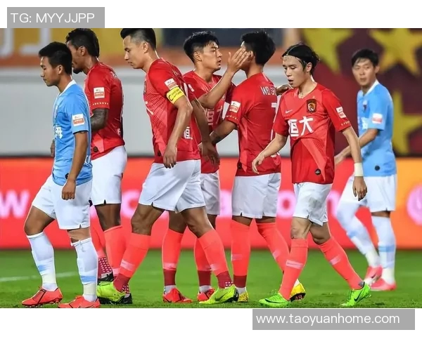 2017年恒大与东方足球队精彩对决回顾及赛季分析 2017年恒大与东方足球队精彩对决回顾及赛季分析