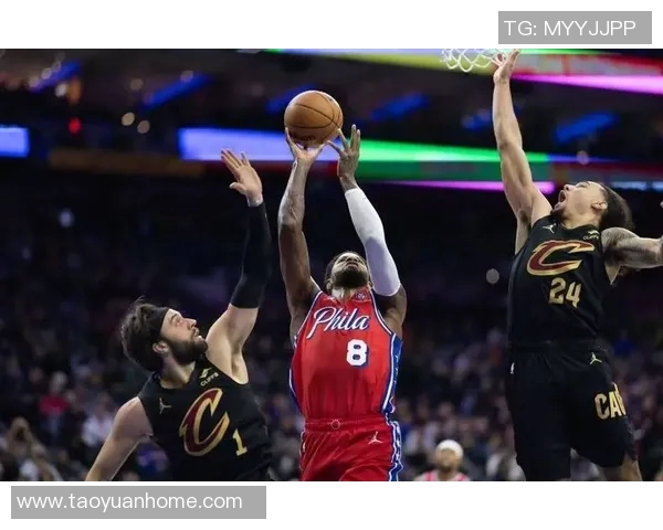 芝加哥公牛与费城76人激战正酣谁能在NBA赛场上笑到最后 芝加哥公牛与费城76人激战正酣谁能在NBA赛场上笑到最后